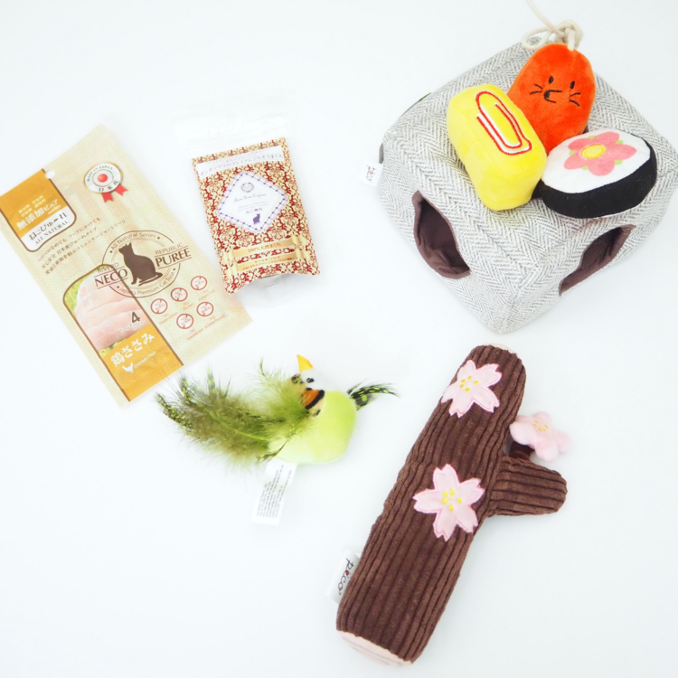 PECOBOX(ペコボックス)愛猫用 4月号のおもちゃとおやつの例
